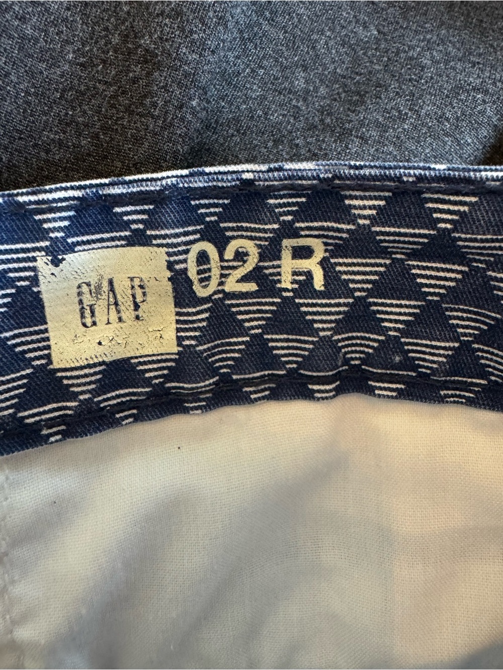 GAP Women’s Printed Chino Shorts Size 2 Blue White Geometric Pattern Cotton - Picture 5 of 6